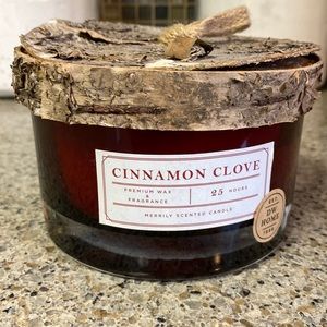 DW Home cinnamon clove candle